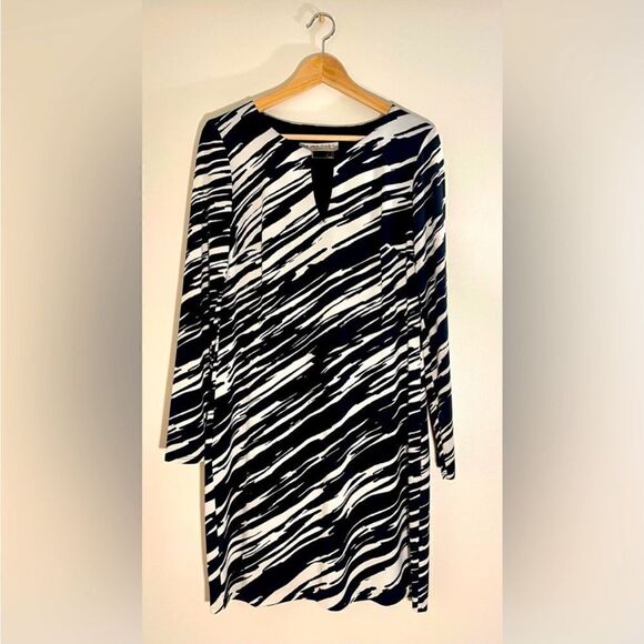 Trina Turk Zebra Print long Sleeve Dress - Picture 2 of 6